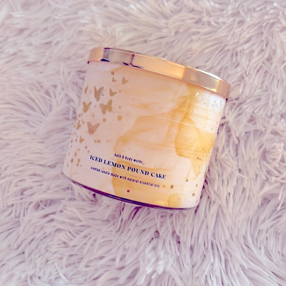 New! Bath and Body Works ICED LEMON POUND CAKE scented 3 wick candle!